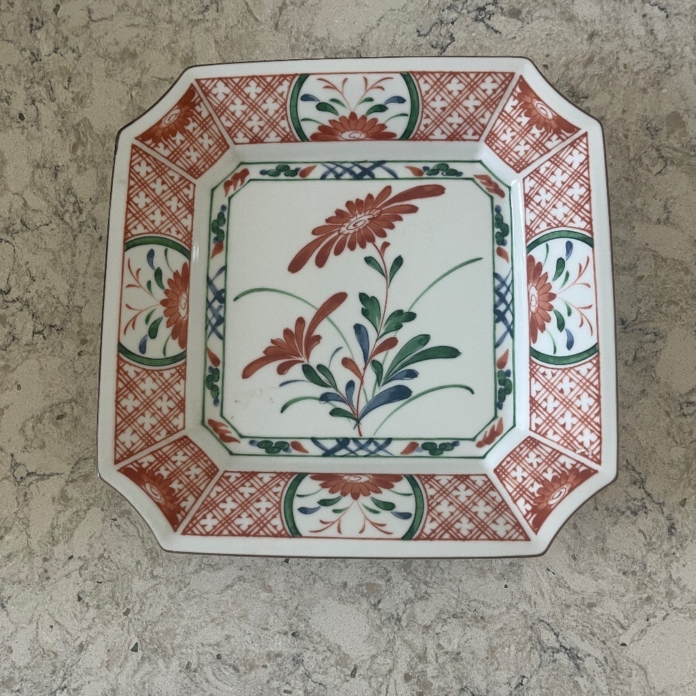 Vintage Japanese Plate with‎ flowers